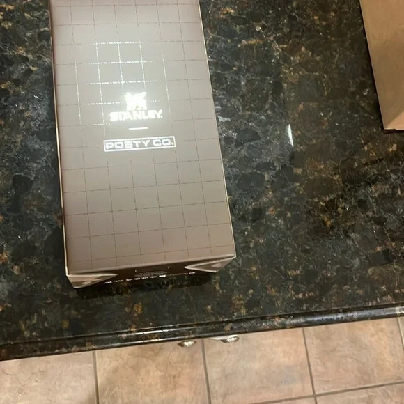 NWT Stanley 1913 Post Malone Collab Camo Insulated Mug with Handle & keychain - Picture 11 of 11